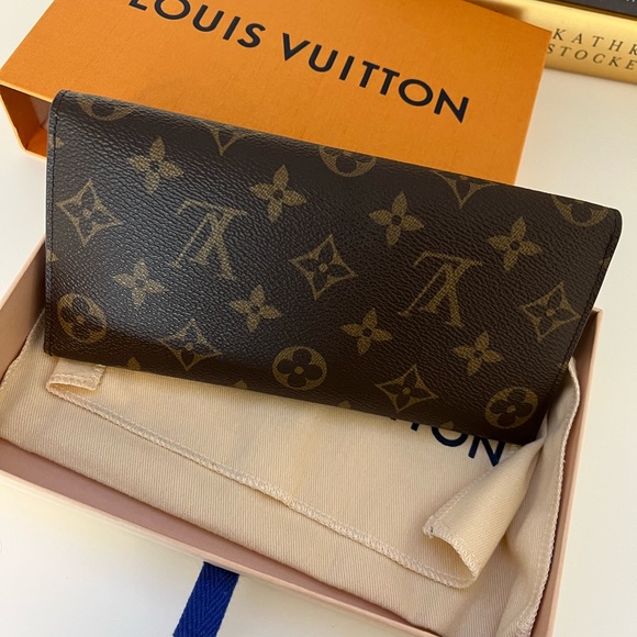 Louis Vuitton long josephine wallet. - Picture 5 of 11